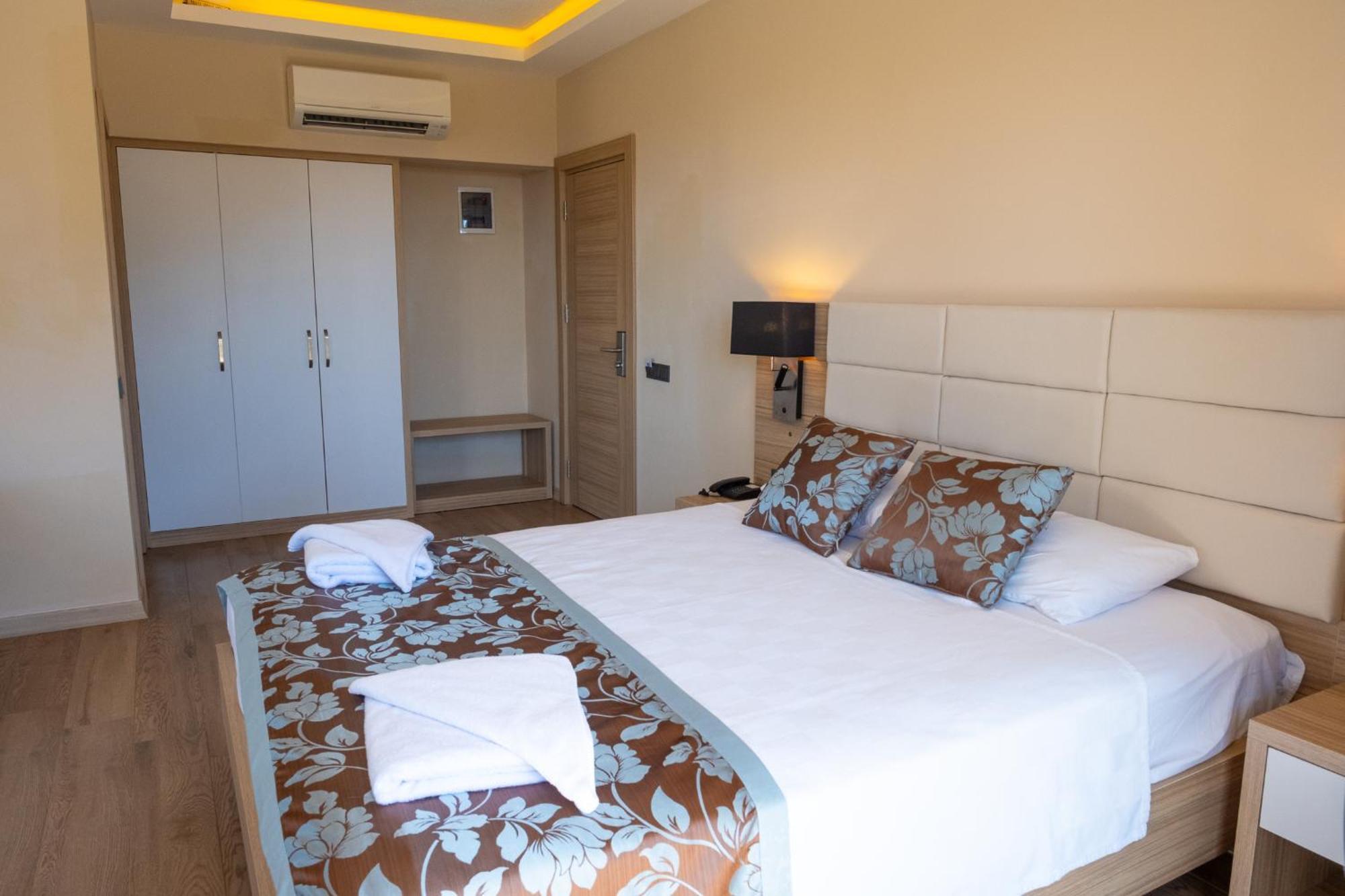 Perdikia Hill Hotel And Villas โอลลุนเดนิซ ภายนอก รูปภาพ