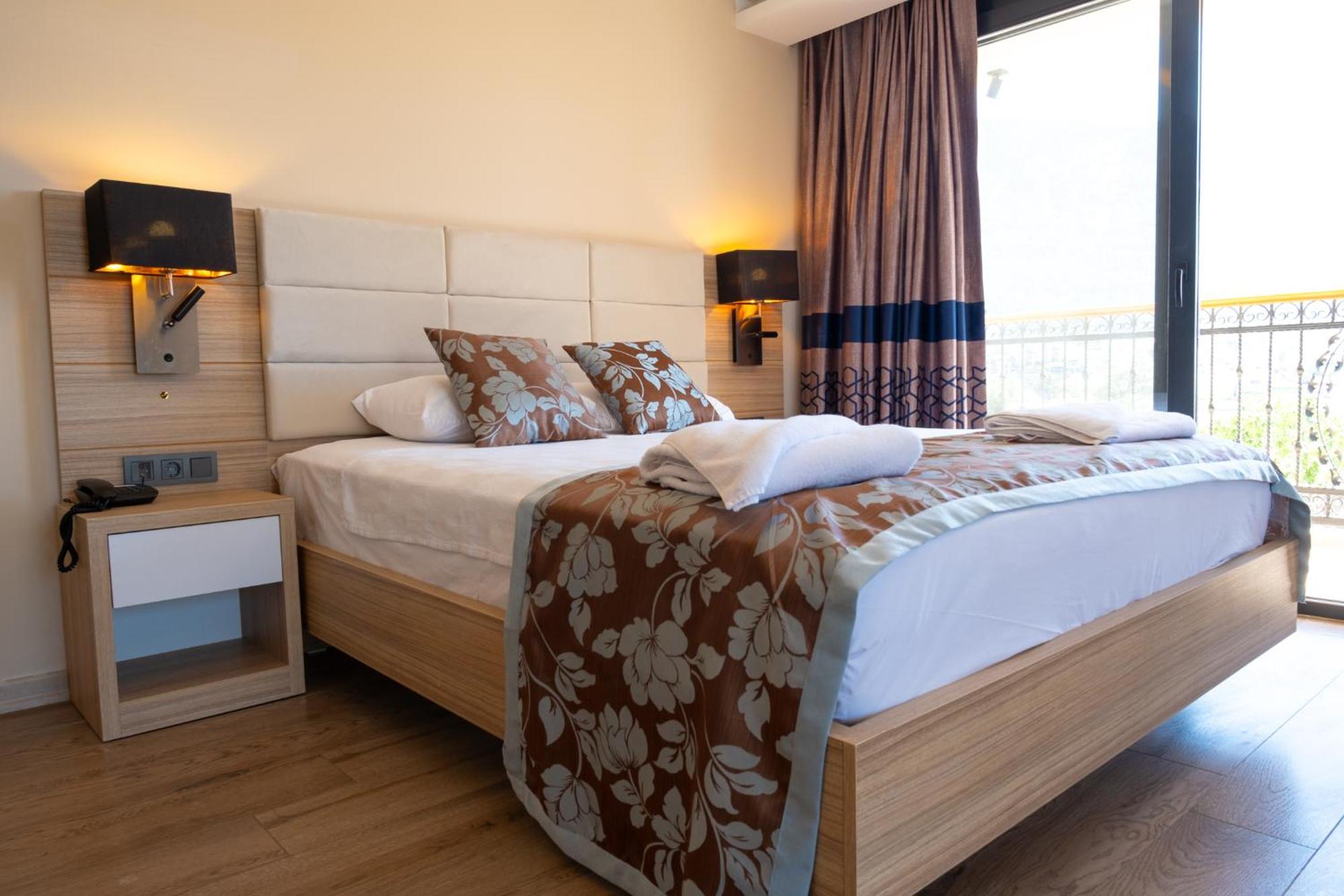 Perdikia Hill Hotel And Villas โอลลุนเดนิซ ภายนอก รูปภาพ