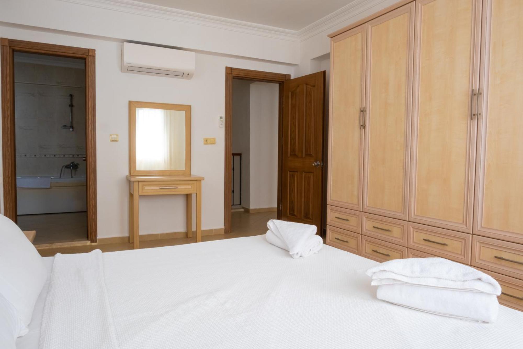 Perdikia Hill Hotel And Villas โอลลุนเดนิซ ภายนอก รูปภาพ