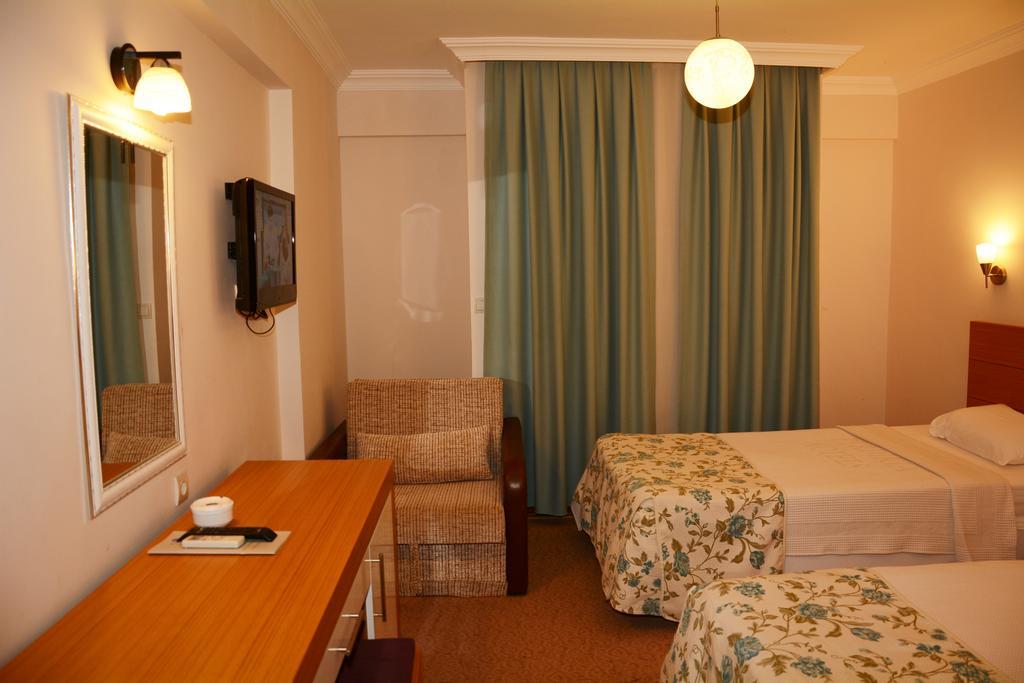 Perdikia Hill Hotel And Villas โอลลุนเดนิซ ภายนอก รูปภาพ